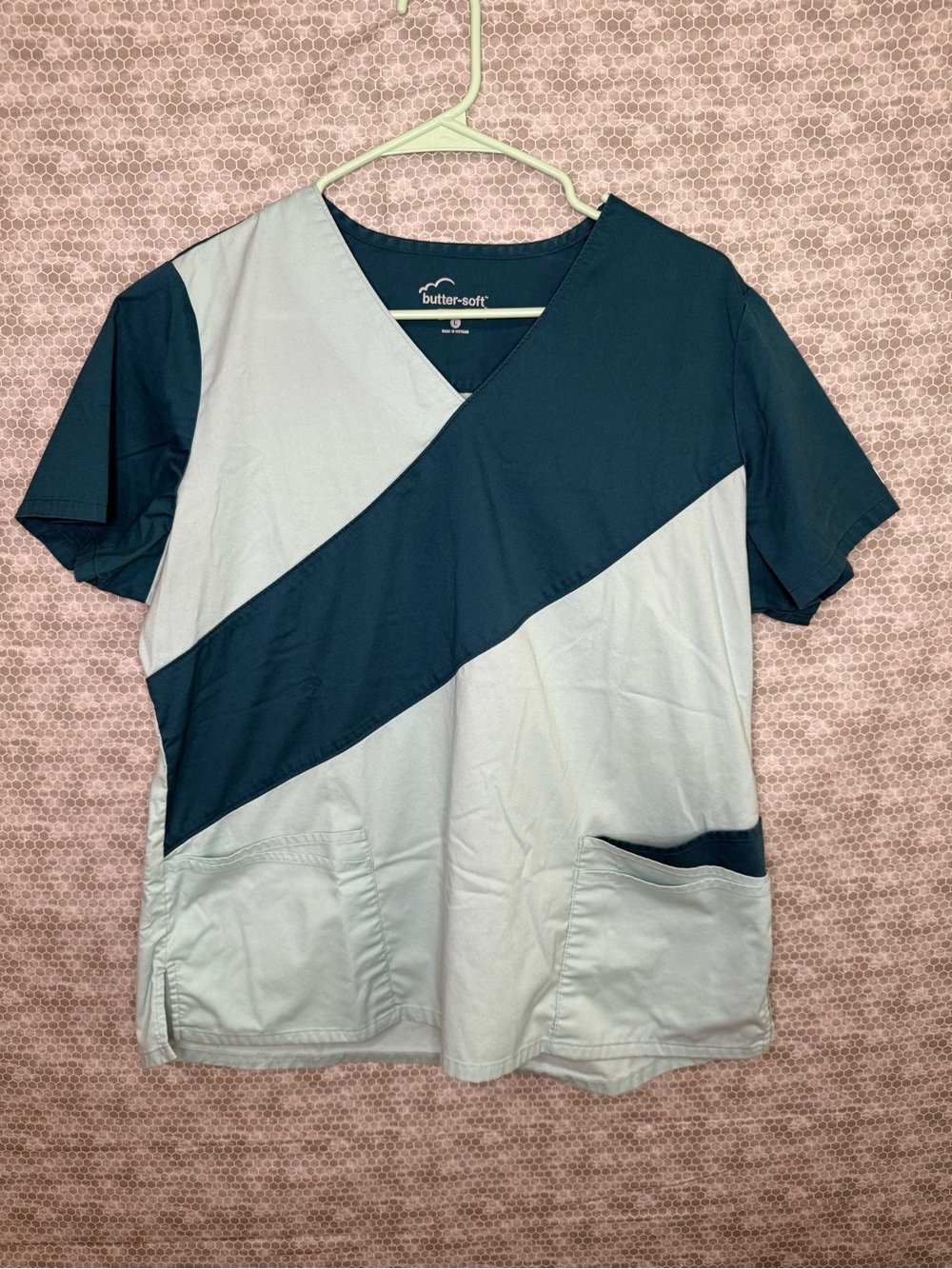 Butter-soft Large Diagonal Colorblock Scrub Top - Teal & Mint